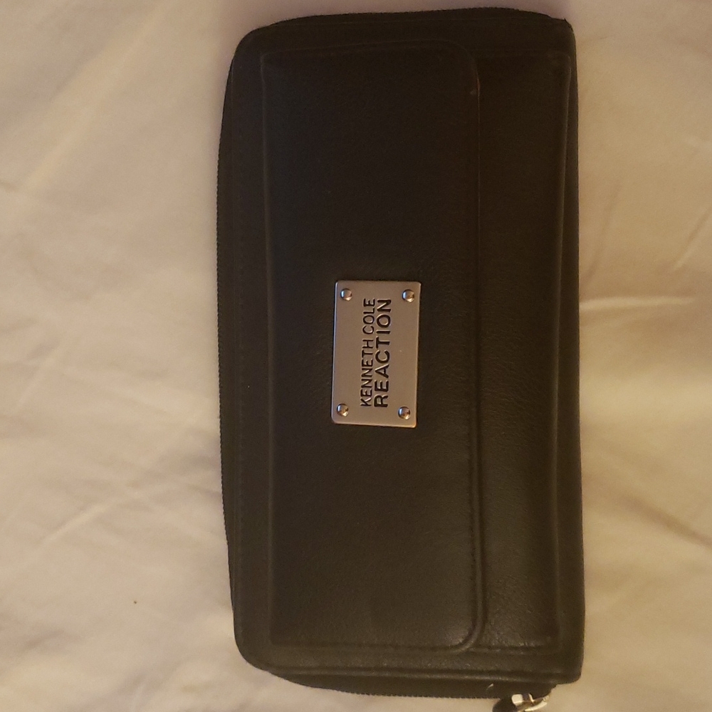 💥3/$10.Kenneth Cole Wallet Black Red
